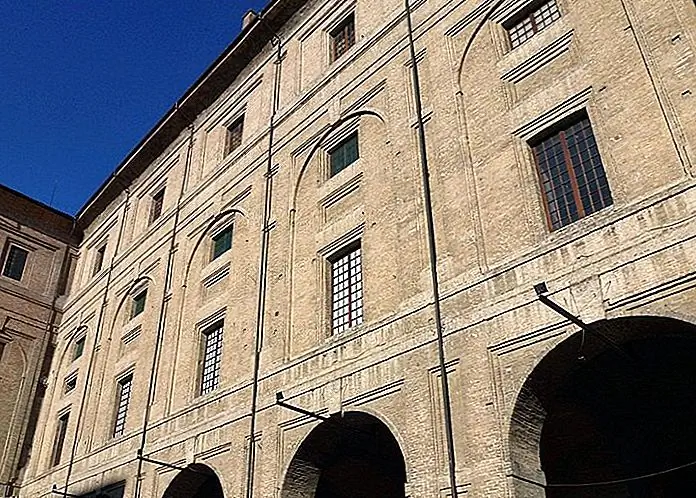 Farnese Theater (Farnese Theater)