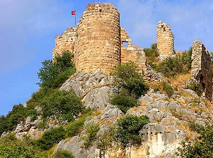 Pamukkale Castle