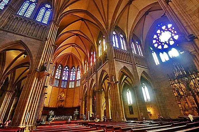 Catedral del Buen Pastor Emmanuel DYAN / photo modified