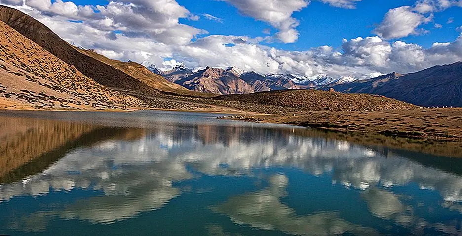 Dhankar Lake (photo door https://travel.paintedstork.com/)