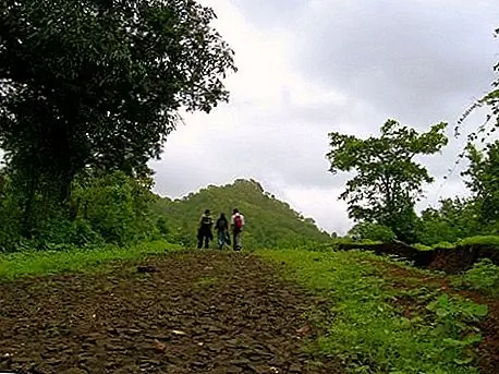 Peth trek (photo by poonomo)