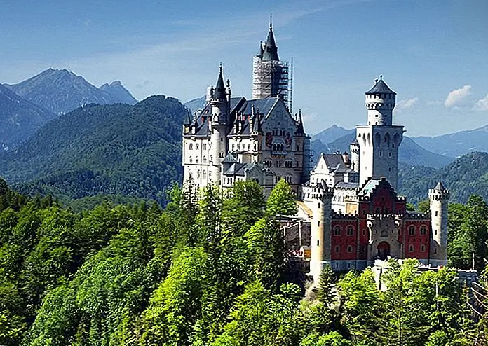 The Ultimate Fairytale Castle: Neuschwanstein