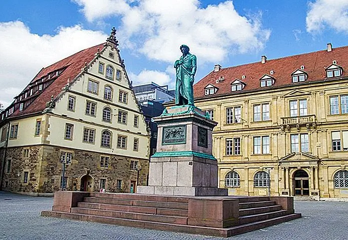 Schillerplatz and the old town