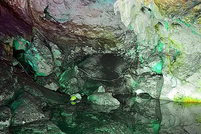 Green Grotto Caves nathanmac87 / photo modified