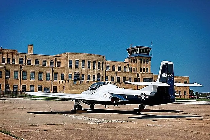 Kansas Aviation Museum ginosalerno.com / photo modified