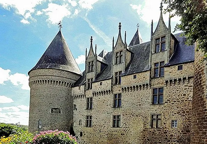 Chateau de Rochechouart OTTAVI Alain / photo modified