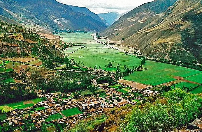 The Sacred Valley |  Photo Copyright: Lana Law