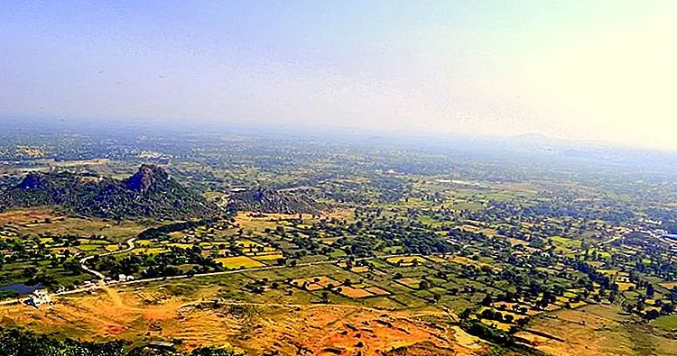 Aerial view of Ma Bamleshwari Temple (Photo by Sandeep shrivastava102)