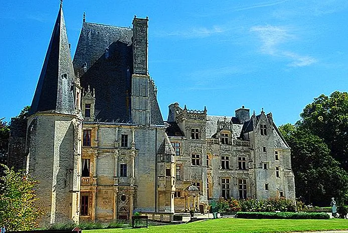 Château de Fontaine-Henry Albert Vieten / modified photo