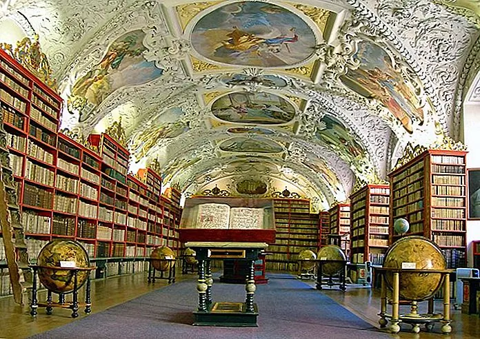 Spectacular libraries: the Clementinum and Strahov Monastery