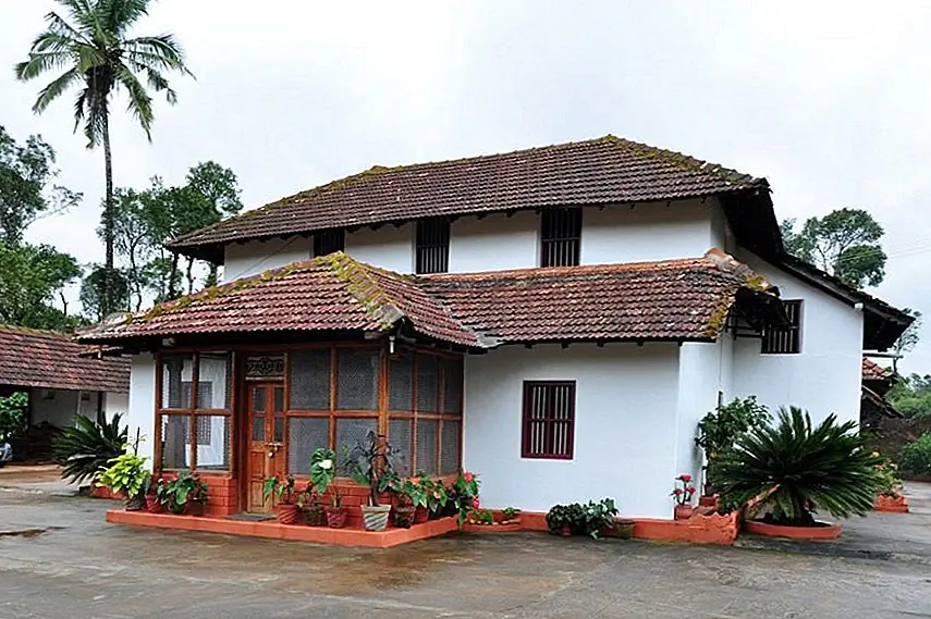 The homestays in Coorg deserve special mention for their warm hospitality, besides the mouth-watering local delicacies it serves. If you prefer a quiet holiday, Coorg will not disappoint you, not even a little.