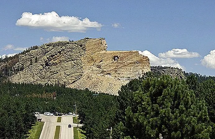 Crazy Horse Memorial Jennifer Kirkland / photo modified