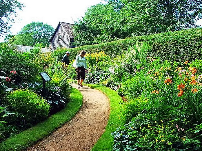 Annapolis Royal Historic Gardens Rover Esq / posted image