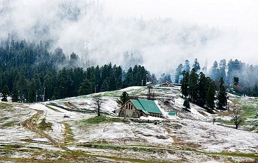 It is one of those places that must be included even if you are planning a 3-day Jammu and Kashmir trip!