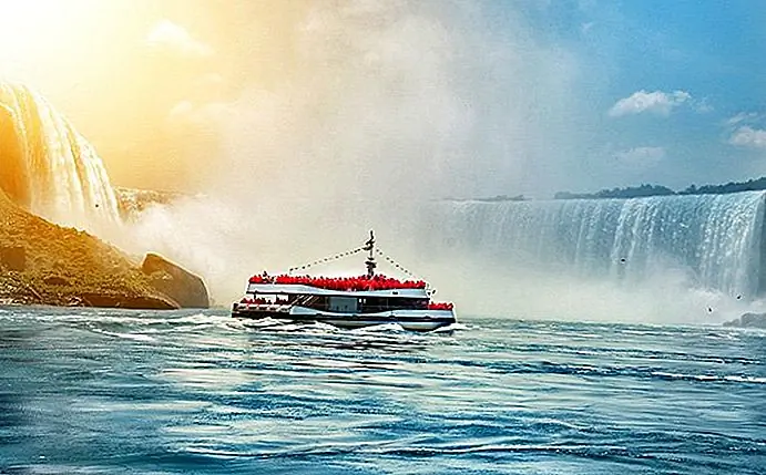 Boat ride under Niagara Falls