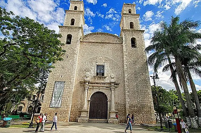 Cepeda Peraza Park in the kerk van Jesús Pete Schnell / gemodificeerde photo