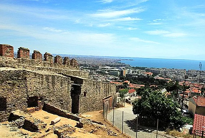 Byzantine walls (old ramparts)