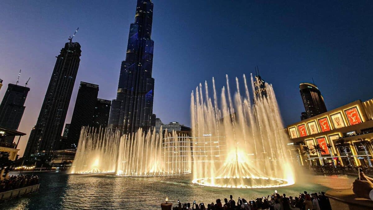 dancing fountains Dubai