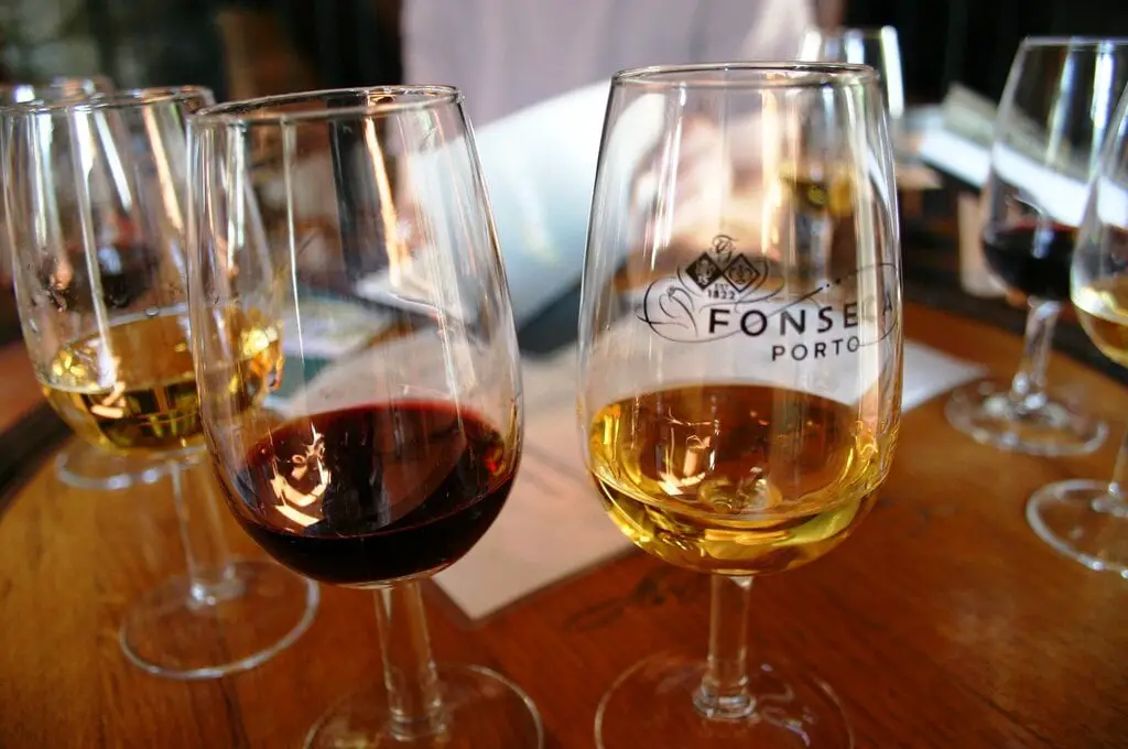 Glasses containing Porto Fonseca wine.