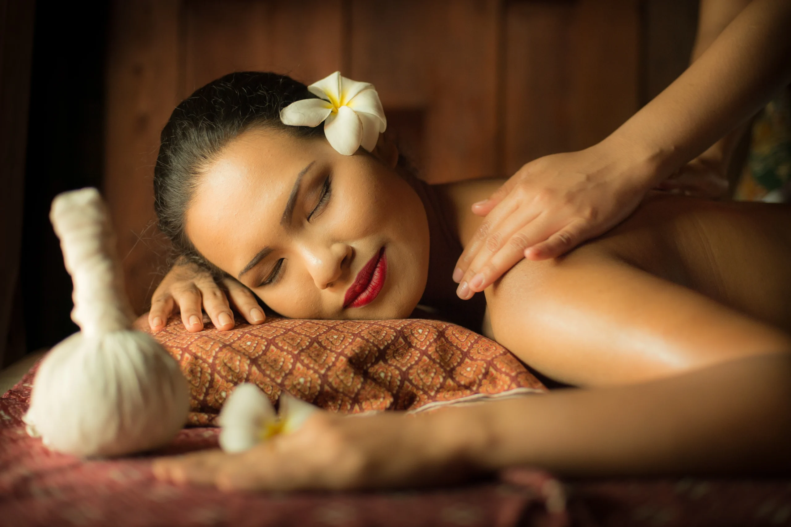 Wellness Spa: Balinese Massage & Flower Bath
